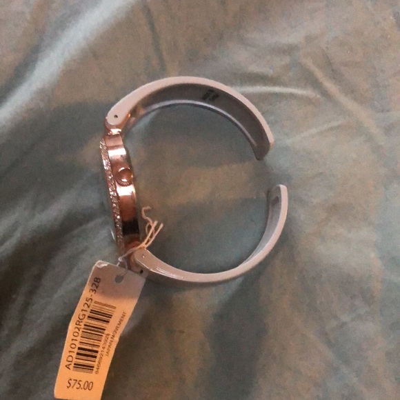 Women wrist watch - Picture 3 of 8